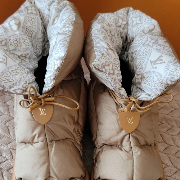 Louis Vuitton Pillow Boot Econyl 1854 Monogram Beige Creme Color 40=10US Limited - Picture 4 of 14